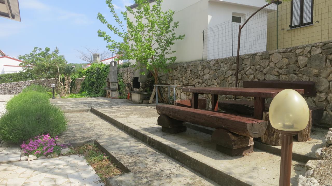 Apartment Dorami Malinska Exterior photo